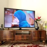 تلوزیون و میز تلوزیون