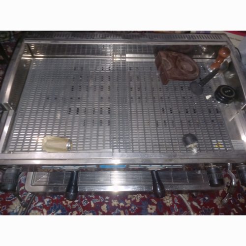 دستگاه قهوه جیمبالی.                      دستگاه آسیاب صنعتی