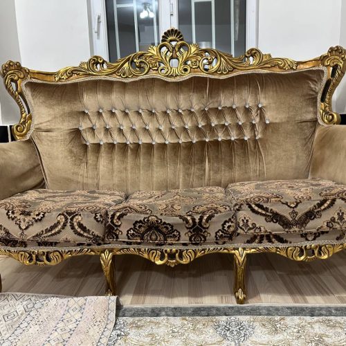 با سلام در این آگهی که می بینید مبل ها هیچ مشکلی ندارند