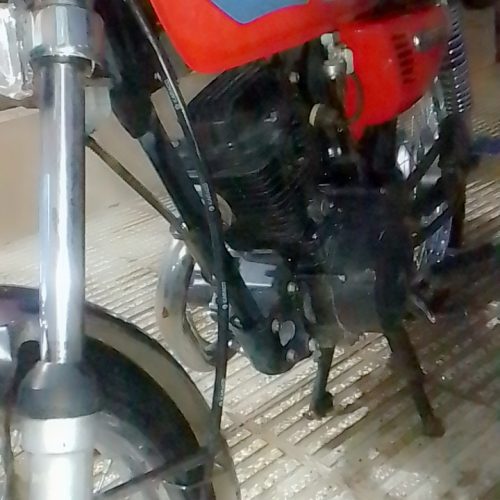 فروش موتور 125 مدل 94  برگه سبز و کارت موتور دارد