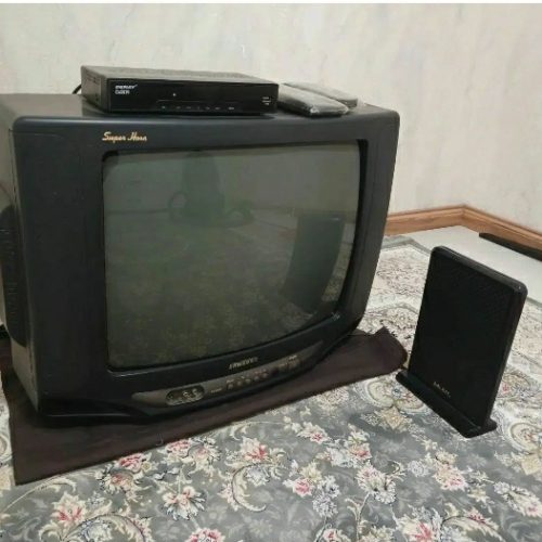 تلویزیون قدیمی سامسونگ دارای انتن HD