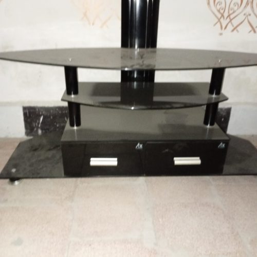 میزتلویزیون شیشه ای سالم