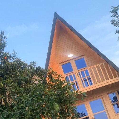 کلبه چوبی ماه تی تی