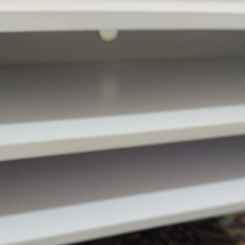 میز تلویزیون سفید