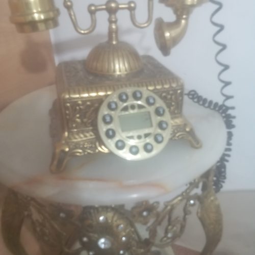 میز وتلفن برنزی سالم وتمیز