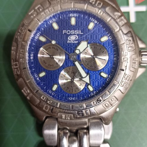 ساعت مچی قدیمی اصل مارک فسیل