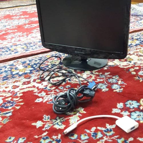 یک عدد مانیتور سامسونگ 1932 ساخت کره سالم همراه با تبدیل HDML