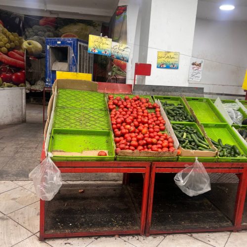 یک باب مغازه 130 مت 100 متر انبار