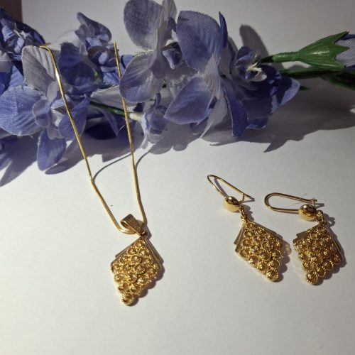 ست گوشواره و گردنبند