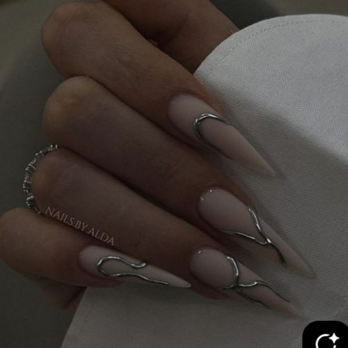 نیازمند مدل کاشت ناخون