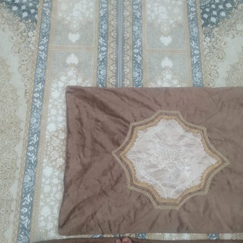 4 عدد رو تشک..8 عدد روبالشی تمیز تازه بخاطر اینکه تازه شو گرفتی میفروشیم