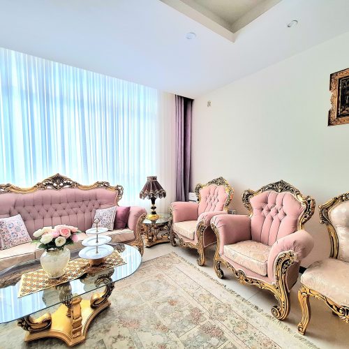 ست کامل مبلمان سلطنتی و میز ناهارخوری چوب گردو و روکش طلا