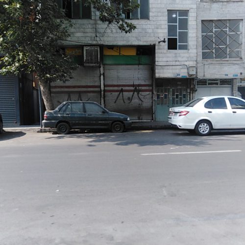 خانه دربستی بالای مغازه بر خ منصور