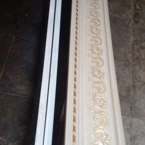 تاج و چوب پرده