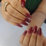 نیازمند مدل کاشت ناخن