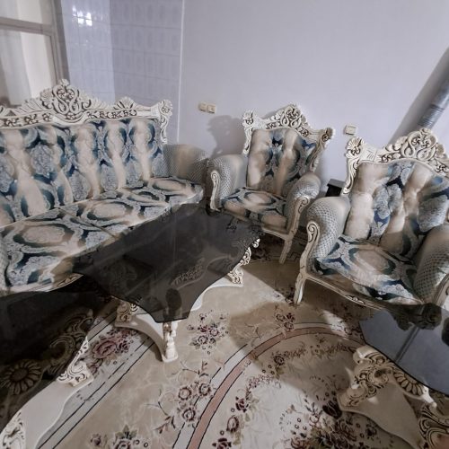 مبلمان سلطنتی 9نفره درحدنوبه همراه 3عددجلومبلی