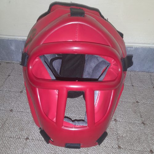 وسایل مبارزه کلاس کونگ فو کاراته و تکواندو کاملا سالم