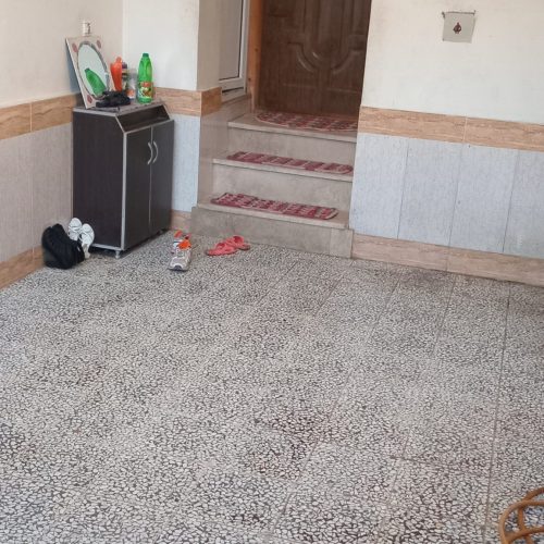 دارای حیاط خلوت محله آرام وامن باهمسایهای بسیارخوب