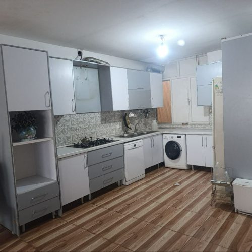 یک واحد آپارتمان سه خوابه 200 متری