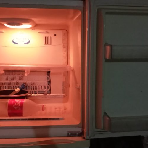 یخچال کار کرده تمیز