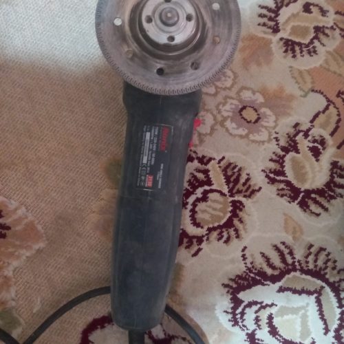 یک دوره هیلتی ویگ سنگ فرز مینی ویگسنگ فرز مینی یاوری کاملا سالم ودر حد نو