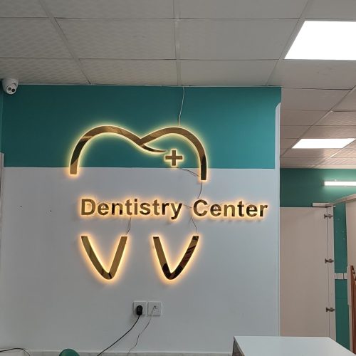 دستیار دندانپزشک و نیروی پذیرش خانم