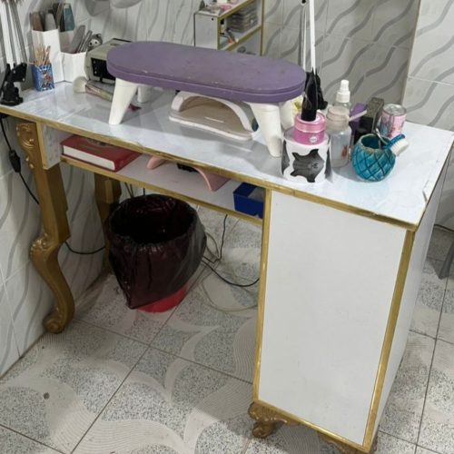میز ناخنکار