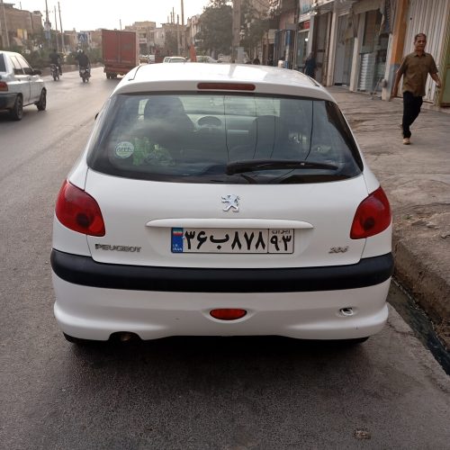 پژو 206