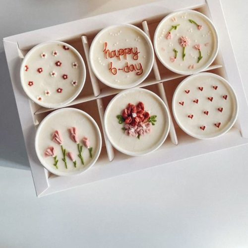 کیک لیوانی . ماگ و فنجون هدیه‌ای جذاب و به‌صرفه