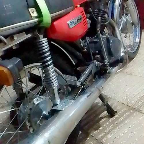 فروش موتور 125 مدل 94  برگه سبز و کارت موتور دارد