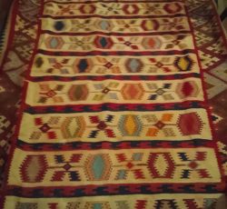 فرش دست باف پشمی