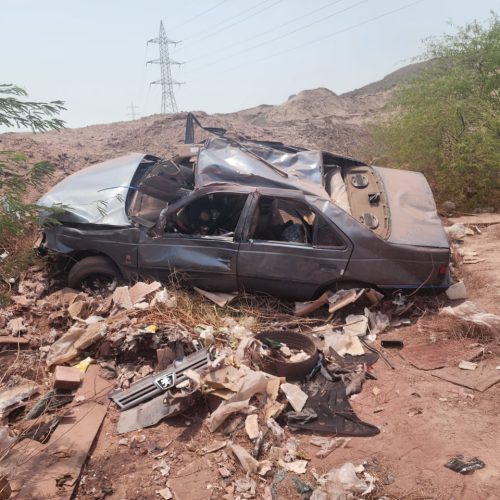 پژو 405 اتاق ضربه خورده موتور بدون ضربه سالم بشرط مصرفی ها همه عوض شده مدل94 قیمت عالی