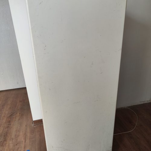 یک عدد یخچال،تر او تمیز کم کارکرد