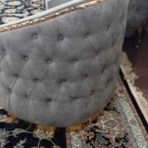 مبل هفت نفره حدود یک سال کار کرده سالم تمیز