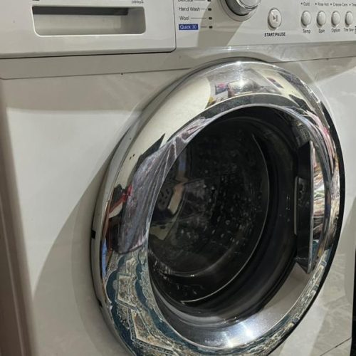 ماشین لباس شویی در حد نو مدل دوو هشت کیلویی