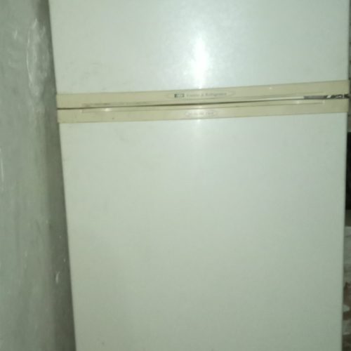 یخچال کار کرده تمیز