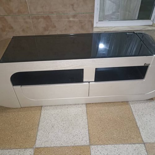 میز تلویزیون در حد نو