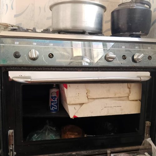 یک عدد اجاق گاز پنج شعله به همراه یک جا کفشی