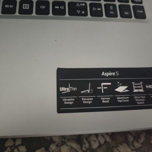 لپ تاپ بسیار سالم بدون هیچ ایرادی