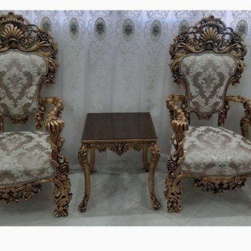 مبل هفت نفره همراه با سه عسلی کاملن سالم و نو