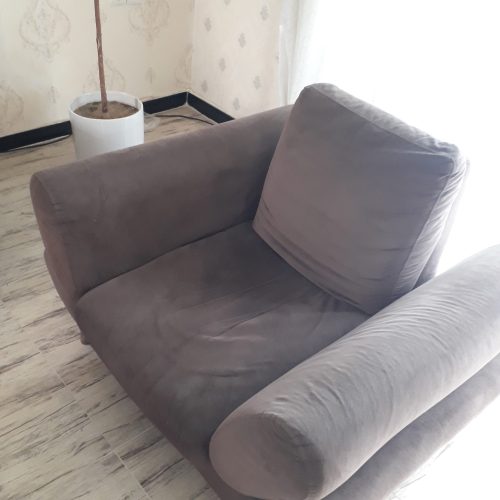 مبلمان راحتی 8 نفره .بدون عسلی و جلو مبلی  قیمت 8میلیون . تخفیف پای معامله