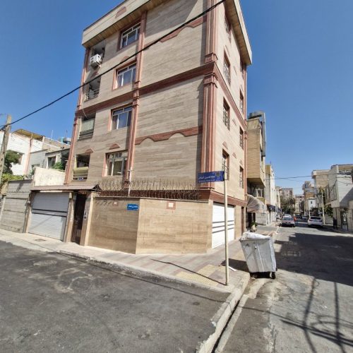 آپارتمان اتابک/ 79 متر خوش نقشه/ پول لازم