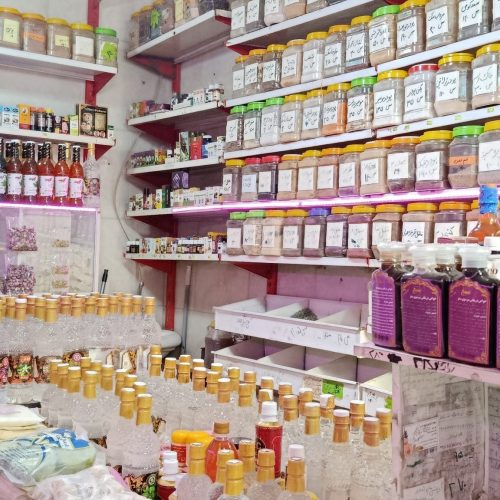 به علت تغییر شغل همه  اجناس  وسایل این مغازه به قیمت خرید به فروش میرسد