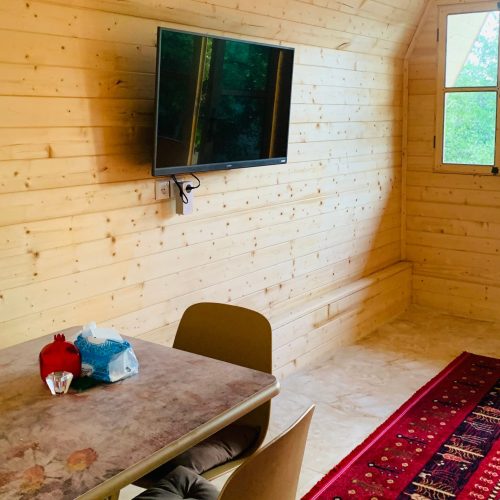 کلبه چوبی ماه تی تی