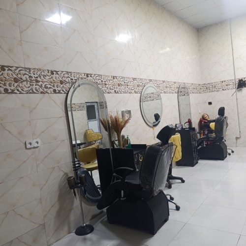 به چند آرایشگر حرفه ای برای تکمیل کادر آرایشگاه نیازمندیم