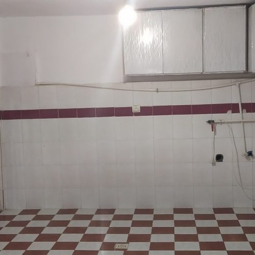 یک واحد نیم کف تمیز بازسازی شده