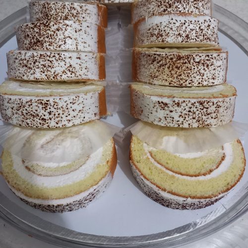 سفارش انواع کیکای کافیشاپی وتربرشی وشیرینی سنتی ومدرن