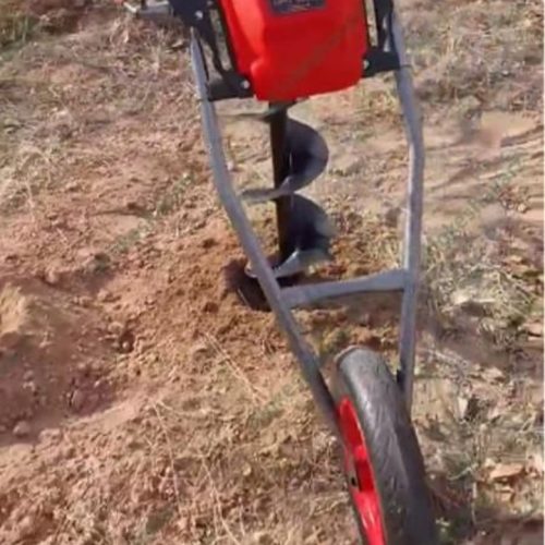 تیلر زن شخم