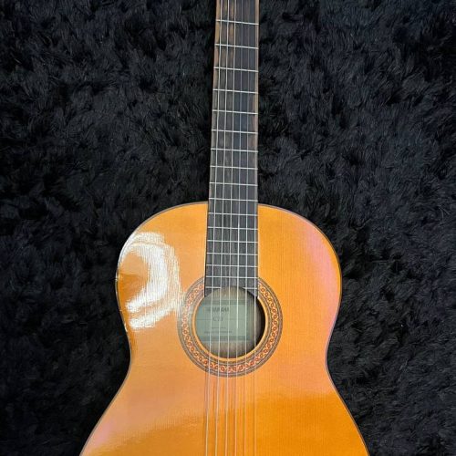 گیتار یاماها c70