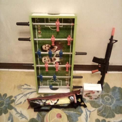 فوتبال دستی و تفنگ اسباب‌بازی و دومینو و کنز